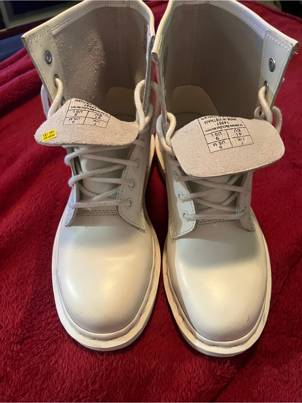 Doc martins mono white rare edition. Sz 8 men / 9 women